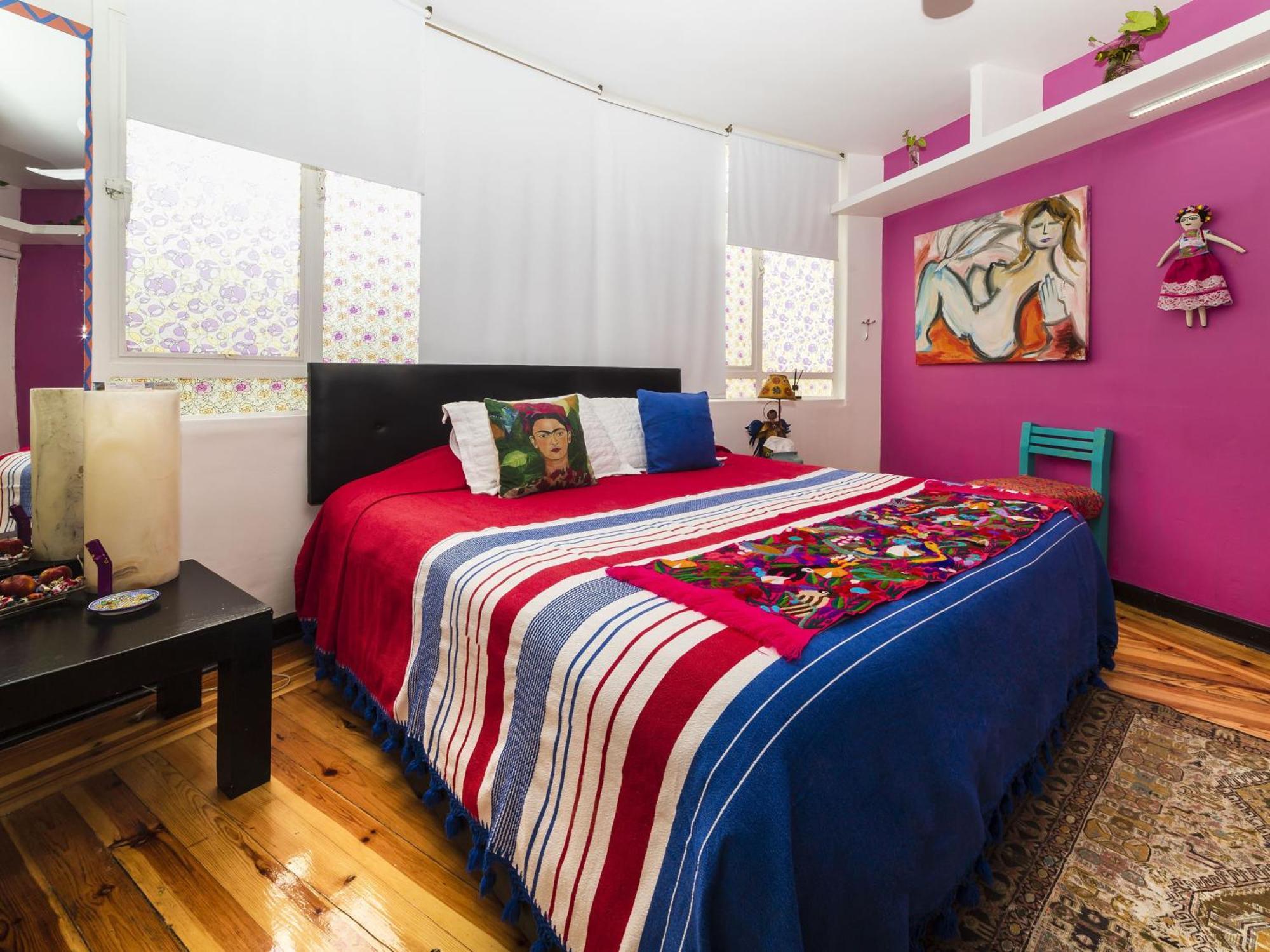 Casa Itzae B&b- Lincoln Park Bed and breakfast