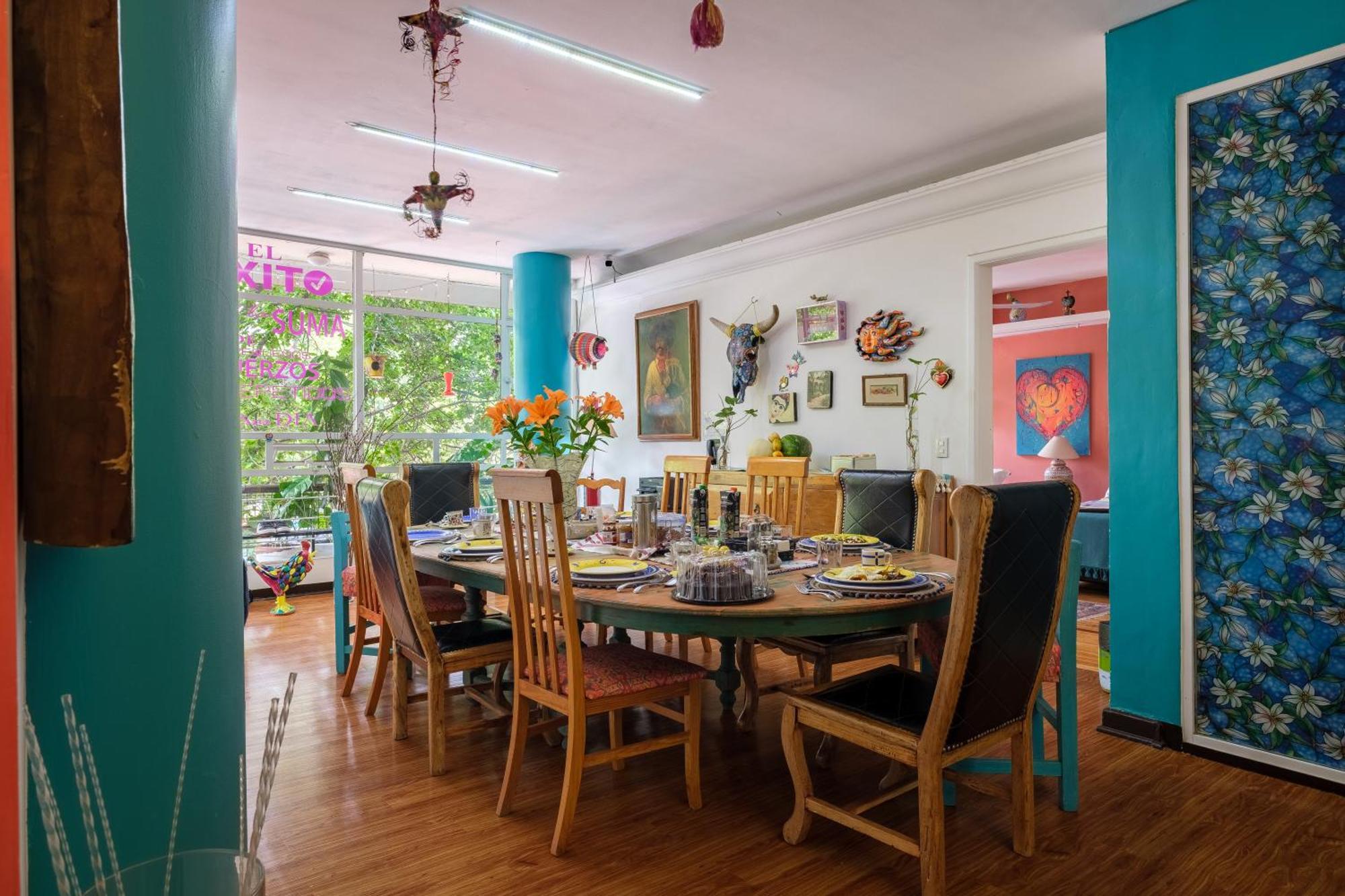 Casa Itzae B&b- Lincoln Park Bed and breakfast